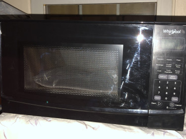 Whirlpool Microwave For Sale In St Catherine 