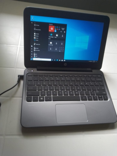 Like New HP Stream Laptop (windows 10)