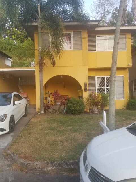 3 Bedroom 2.5 Bath Townhouse For Sale