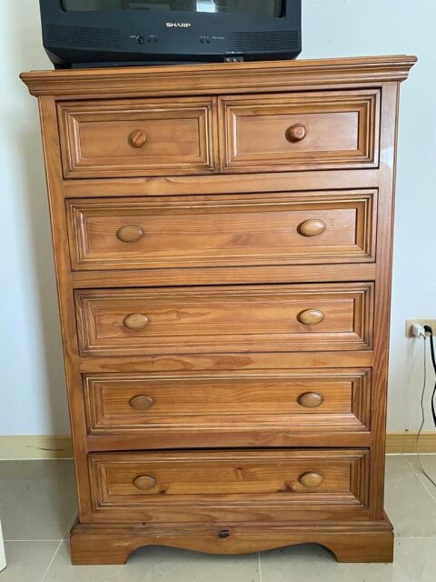 Dresser  Chest Of Drawers And Night Table