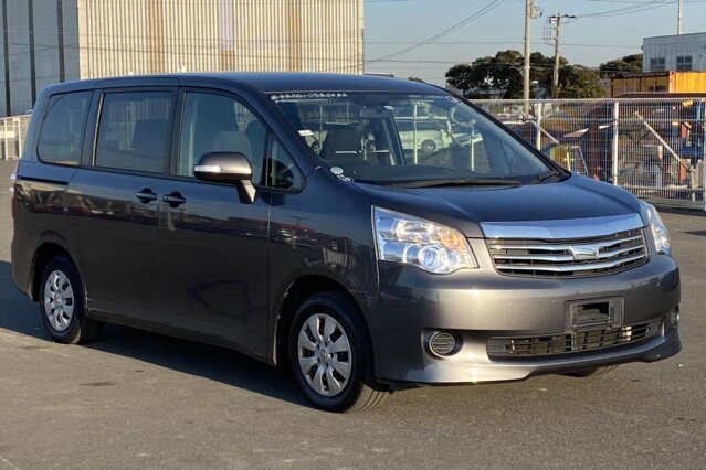 2013 Toyota Noah