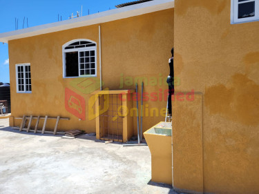 3 Bedroom  2 Bath House Incl Water