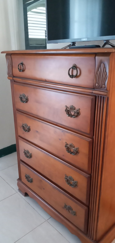 CHEST OF DRAWERS (Reduced Price)