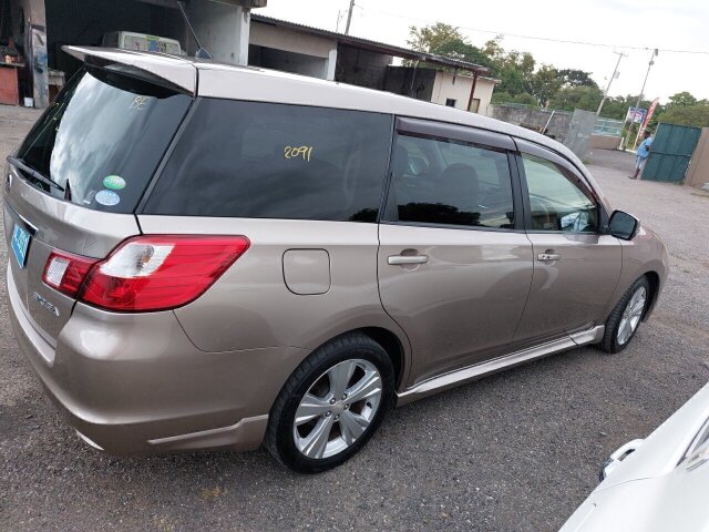 2014 Subaru Exiga (7 Seater)