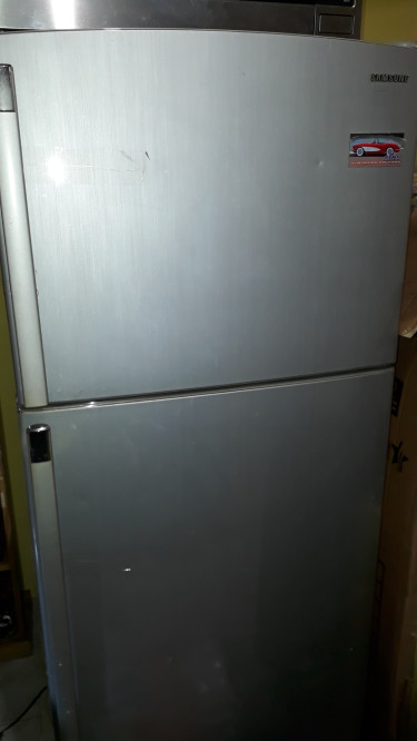 SAMSUNG NO FROST 14 CU FT REFRIGERATOR - USED