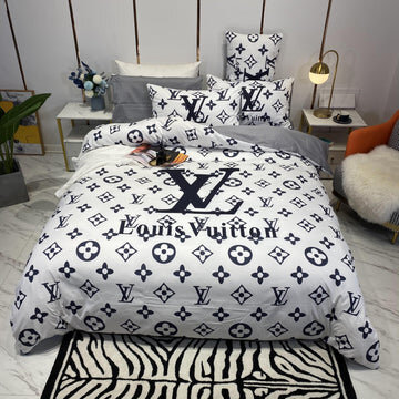 Louis Vuitton Black & White Bedding Set