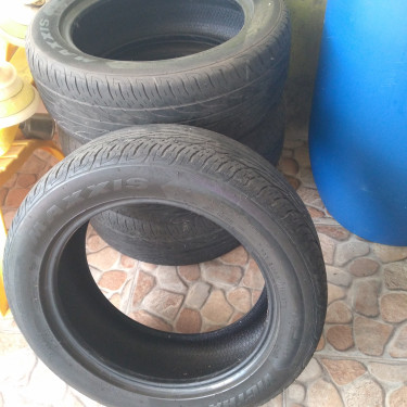4 Used MAXXIS 225/55Z/R17 Tyres For Sale