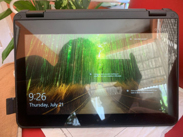 11.6” Touchscreen Lenovo 300e 2 In 1 Flip Design W