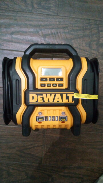 DeWalt Battery Charger And Jumper And Inflator