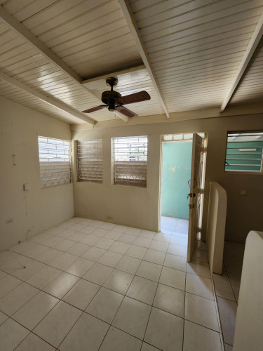 1 Bedroom Flat Own Convenience Etham St. Catherine