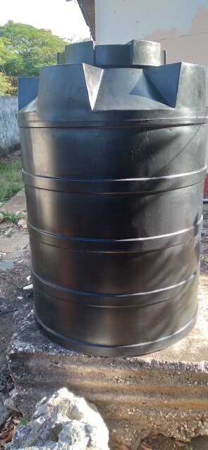 Black 200 Gallon Water Tank