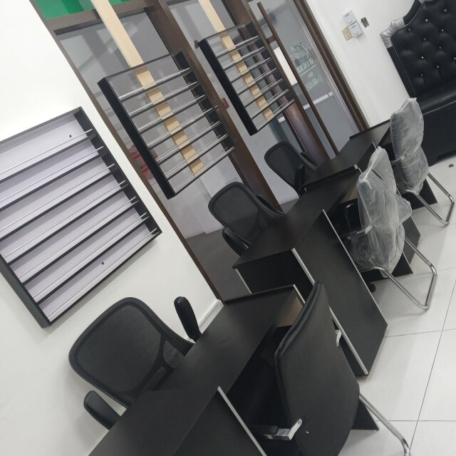 Hair, Nails & Barber Stations For Rent