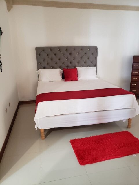 2 Bedrooms 2.5 Bathrooms Fully Furnished Airbnb