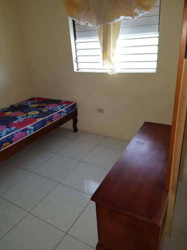 1 Bedroom, Shared Kitchen And Bathroom