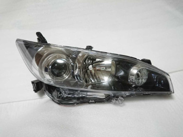 2015 Toyota Wish ZGE20 Genuine HID Right Headlight