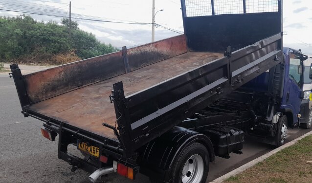 JUST IMPORTED 7.5TON ISUZU TIPPER TRUCK 4MIL.