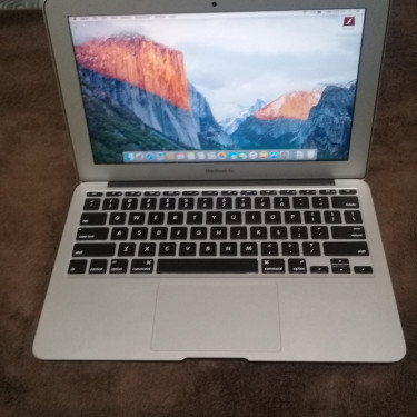 Macbook Air  A1645