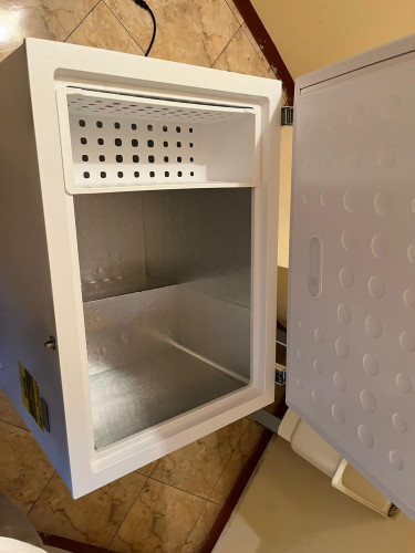 Deep Freezer With Safety Lock And Wheels, 9 Cubits