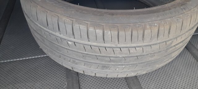 215/45/18 TYRE FOR SALE LIKE NEW 10K