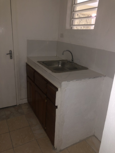 1 Bedroom Self Contained Unit Working Females Only