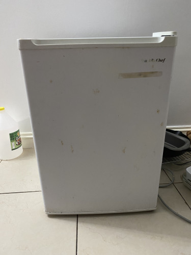 Franklin Chef FCR25W White Compact Refrigerator