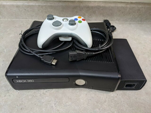 Play Station 4 & Xbox 360