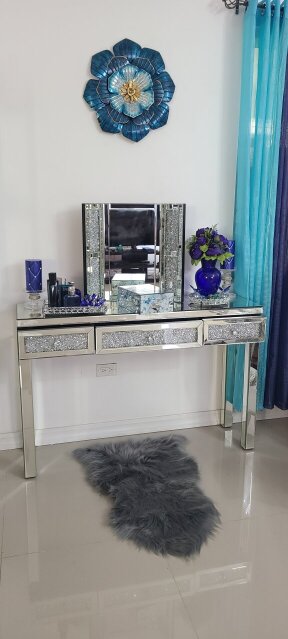 Mirrored Furniture And Home Decor
