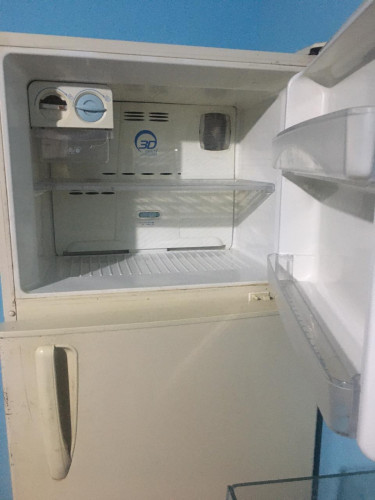 Used Refrigerator Good Condition Needs Gas
