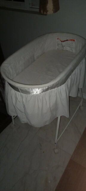 Pre Owned Bassinet