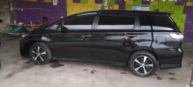 VERY NICE 2012  7 SEATER TOYOTA WISH 1.55M