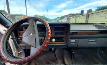 1989 Chrysler New Yorker 