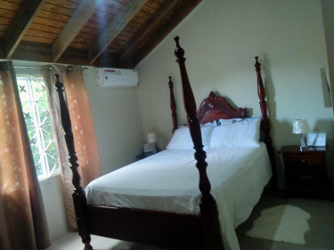 Fully Furnished 3 Bedroom 2.5 Bathroom House 