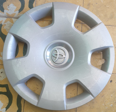 4 Toyota Hiace 15 Inch Steel Rims And Hubcaps