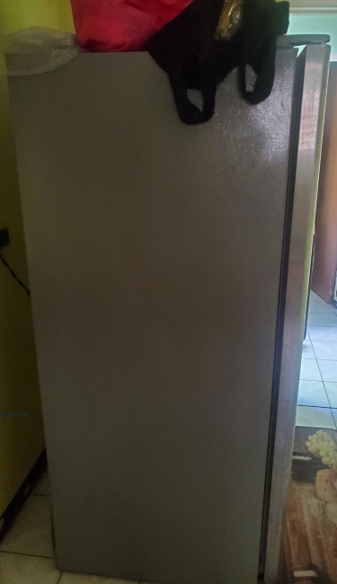 Frigidaire Ice And Water Maker Refrigerator