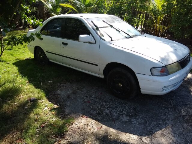 Nissan Sunny B15