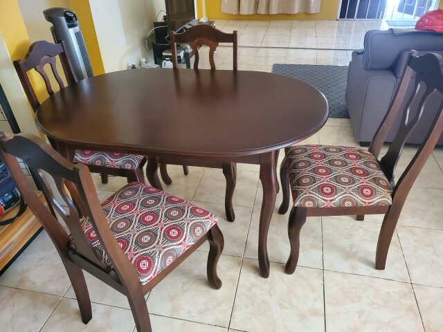 Mahagony 4 Piece Dining Table