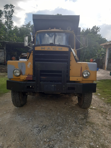 1981 Mack Tipper Truck