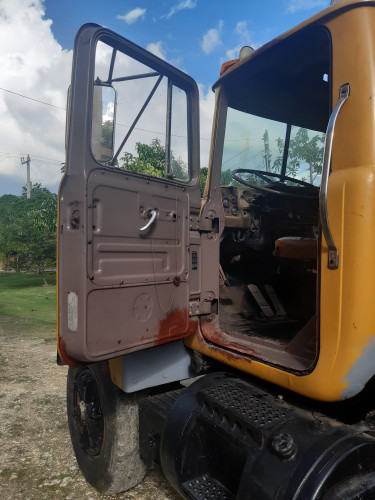 1981 Mack Tipper Truck