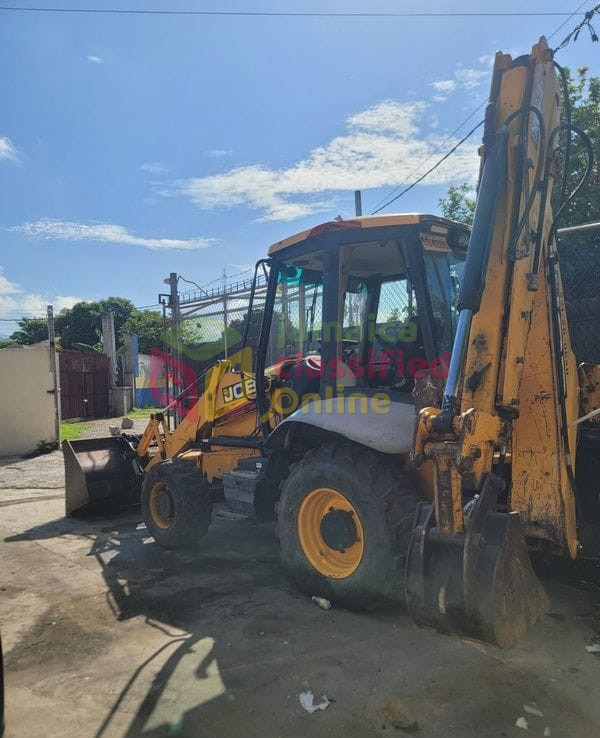 2012 JCB Backhoe