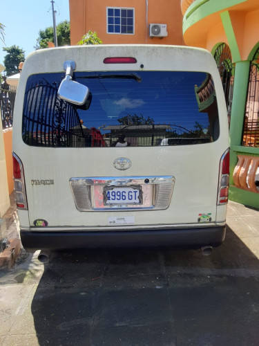 2009 HIACE BUS