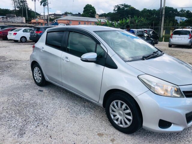 2013 TOYOTA VITZ