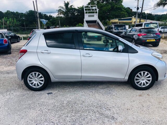 2013 TOYOTA VITZ