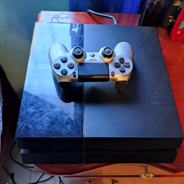 PS4 And 1 Controller. 