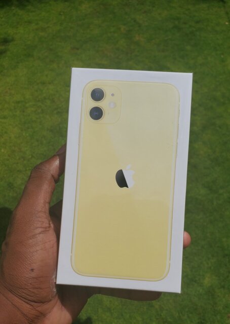 New 128gb Apple IPhone 11 (Yellow)