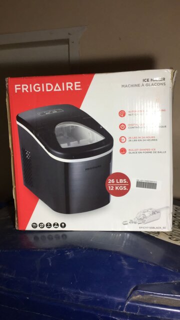 Fridigaire Ice Maker