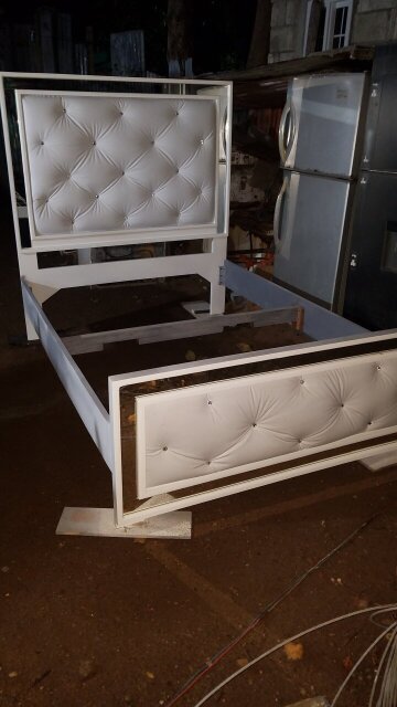 Queen Size Mirrored Upholstery Bed (done To Order)