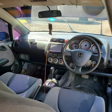 2005 Honda Fit 