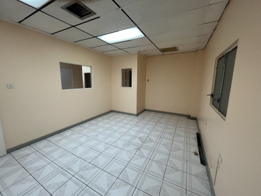 Commercial Space For Rent 4,633 Sq Ft