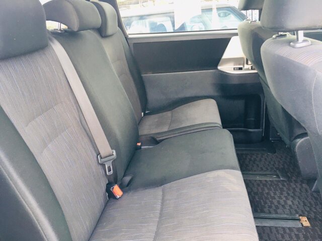 2012 TOYOTA NOAH