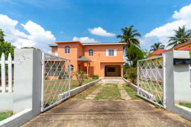 4 Bedroom Family House